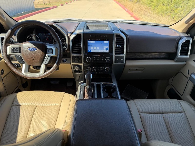 Ford F-150 Vehicle Full-screen Gallery Image 19