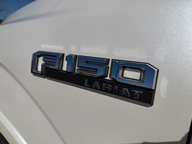 Ford F-150 Vehicle Full-screen Gallery Image 21