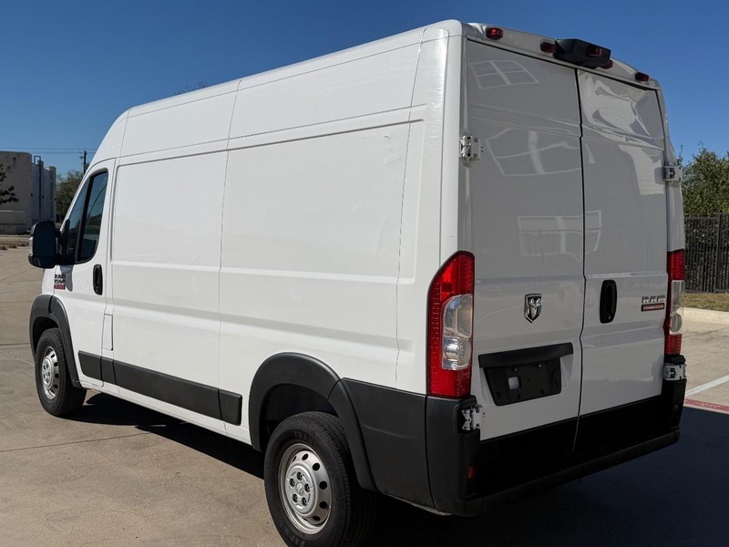 Ram ProMaster Cargo Van Vehicle Full-screen Gallery Image 04