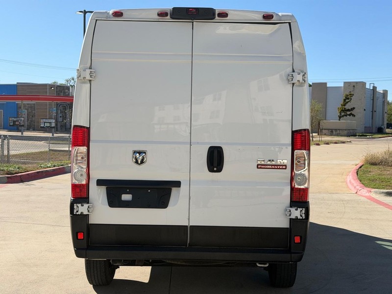 Ram ProMaster Cargo Van Vehicle Full-screen Gallery Image 05