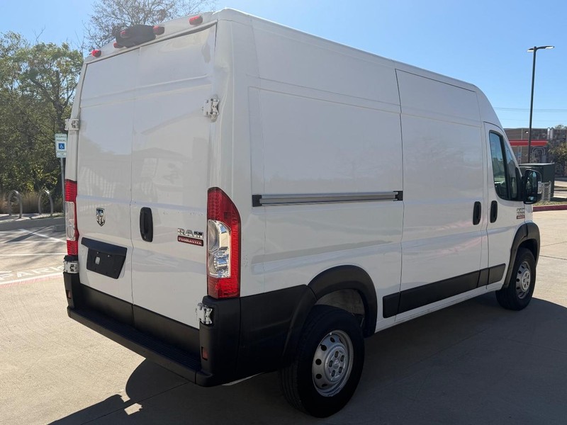 Ram ProMaster Cargo Van Vehicle Full-screen Gallery Image 06