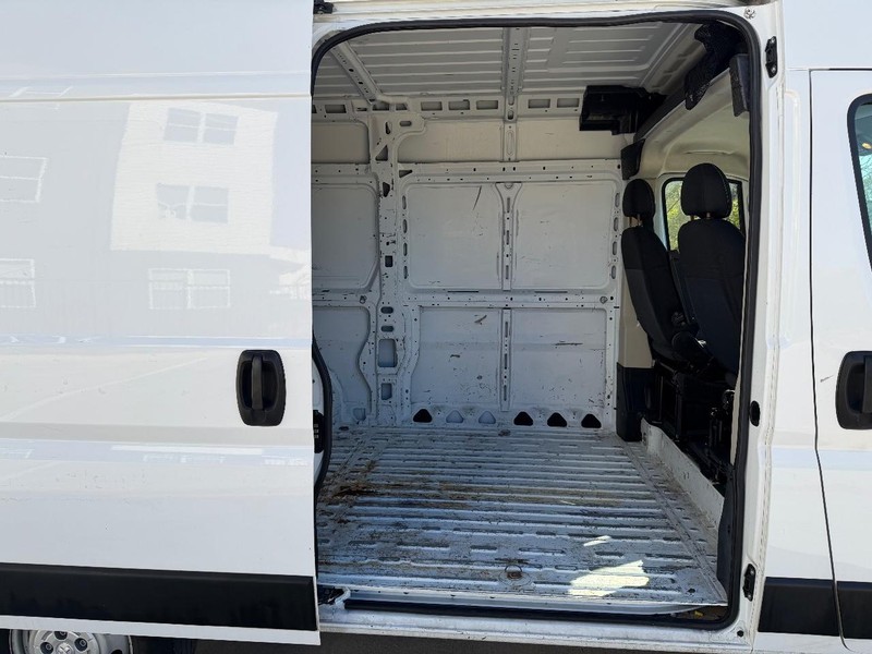 Ram ProMaster Cargo Van Vehicle Full-screen Gallery Image 18