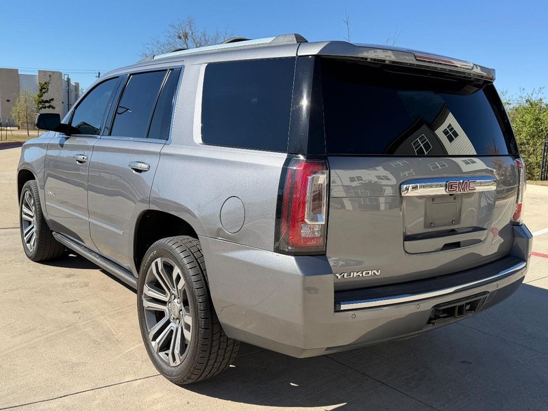 GMC Yukon Vehicle Full-screen Gallery Image 04