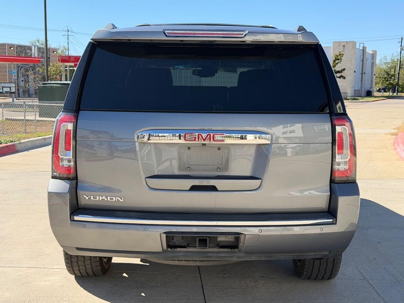 GMC Yukon Vehicle Full-screen Gallery Image 05