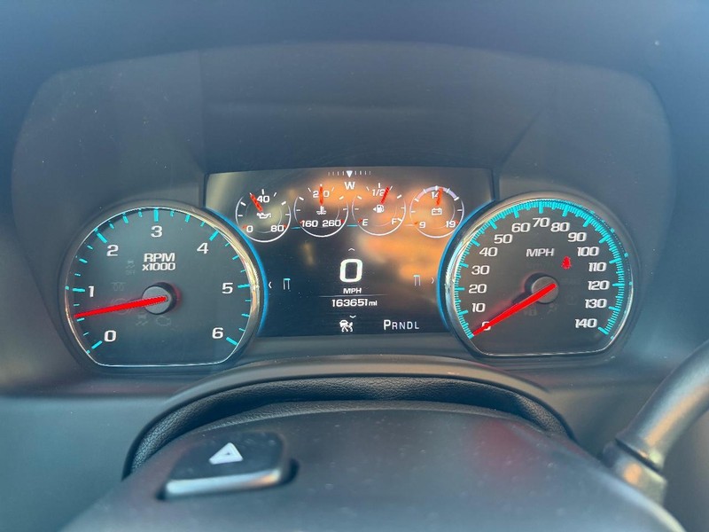 GMC Yukon Vehicle Full-screen Gallery Image 13