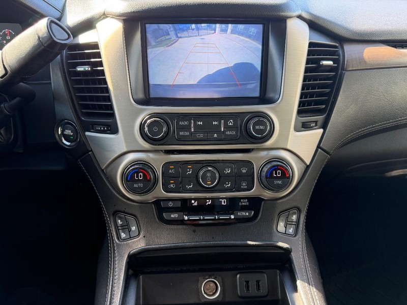 GMC Yukon Vehicle Full-screen Gallery Image 14