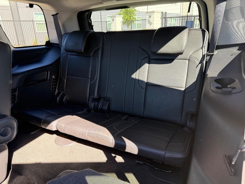 GMC Yukon Vehicle Full-screen Gallery Image 21