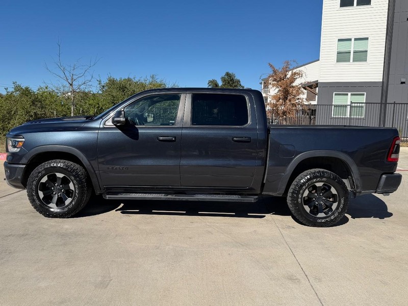 Ram 1500 Vehicle Full-screen Gallery Image 03