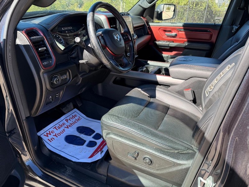 Ram 1500 Vehicle Full-screen Gallery Image 11