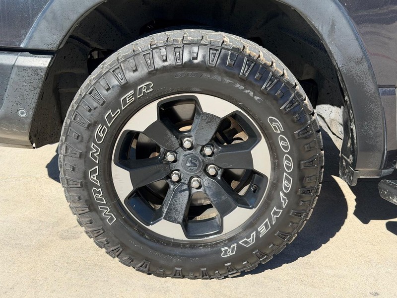 Ram 1500 Vehicle Full-screen Gallery Image 21