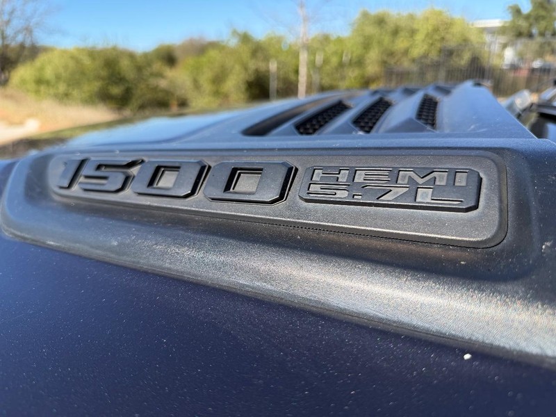 Ram 1500 Vehicle Full-screen Gallery Image 22