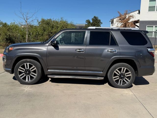 Toyota 4Runner Vehicle Full-screen Gallery Image 03