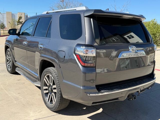 Toyota 4Runner Vehicle Full-screen Gallery Image 04