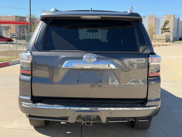 Toyota 4Runner Vehicle Full-screen Gallery Image 05