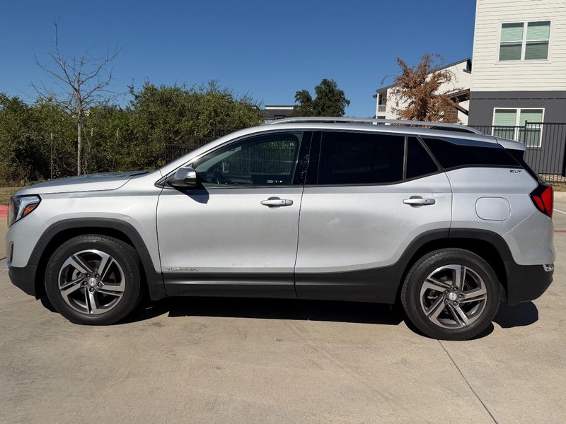 GMC Terrain Vehicle Full-screen Gallery Image 03