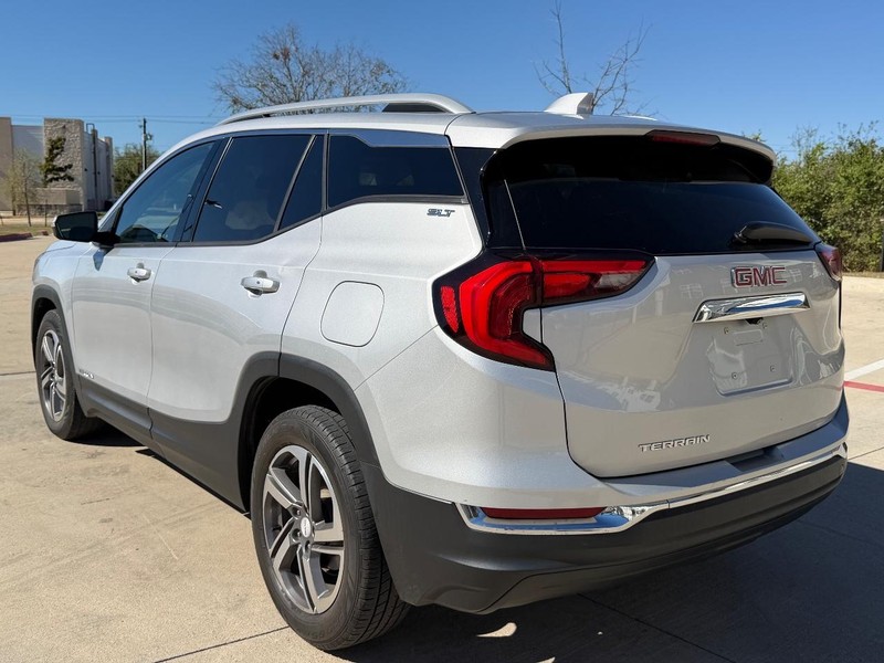 GMC Terrain Vehicle Full-screen Gallery Image 04