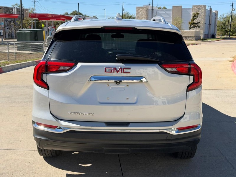 GMC Terrain Vehicle Full-screen Gallery Image 05