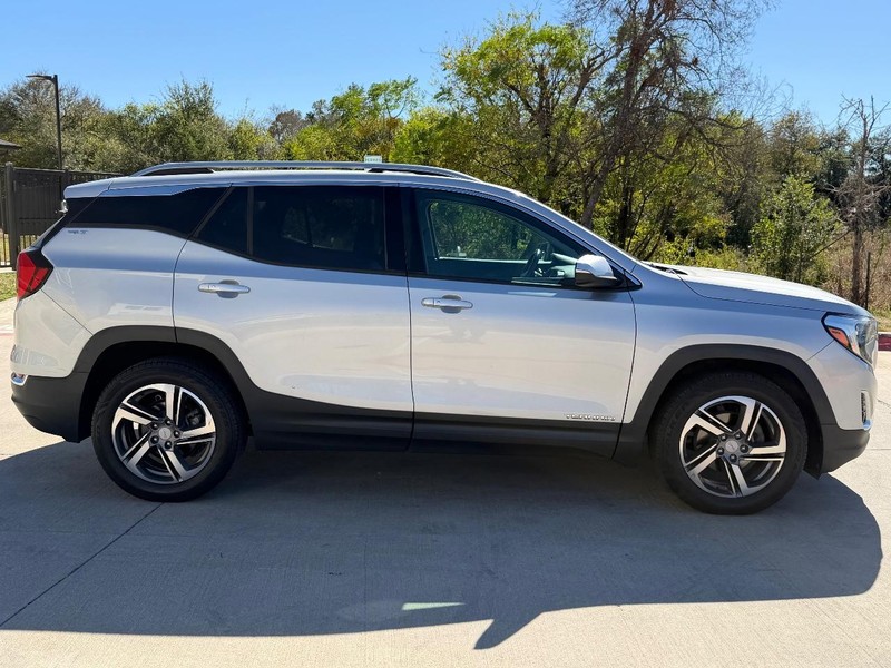 GMC Terrain Vehicle Full-screen Gallery Image 07