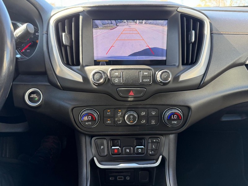 GMC Terrain Vehicle Full-screen Gallery Image 14