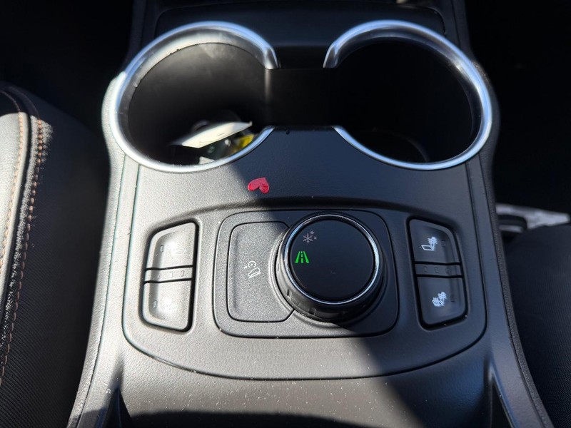 GMC Terrain Vehicle Full-screen Gallery Image 15