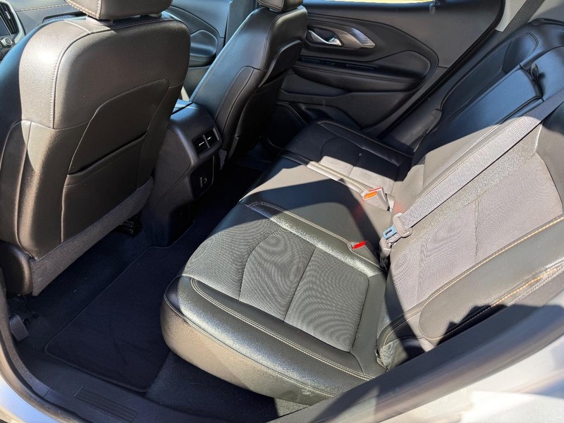 GMC Terrain Vehicle Full-screen Gallery Image 17