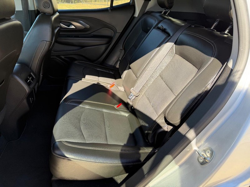 GMC Terrain Vehicle Full-screen Gallery Image 18