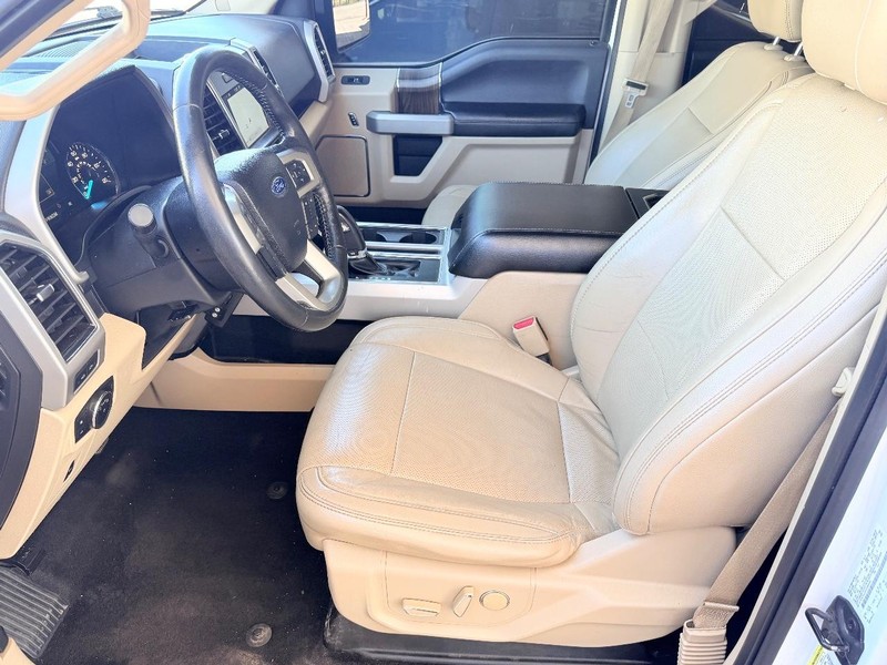 Ford F-150 Vehicle Full-screen Gallery Image 13