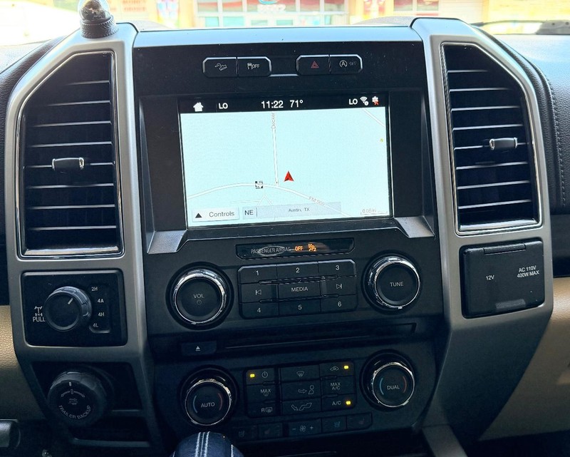 Ford F-150 Vehicle Full-screen Gallery Image 16