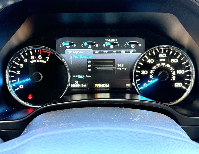 Ford F-150 Vehicle Full-screen Gallery Image 18