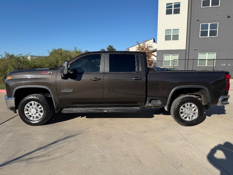 2020 Chevrolet Silverado 2500HD LT photo 3