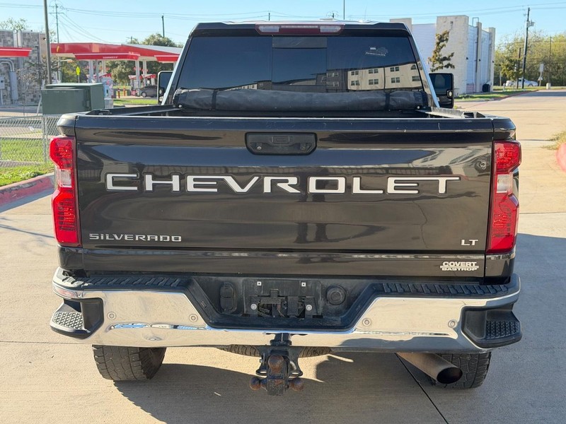 Chevrolet Silverado 2500HD Vehicle Full-screen Gallery Image 05