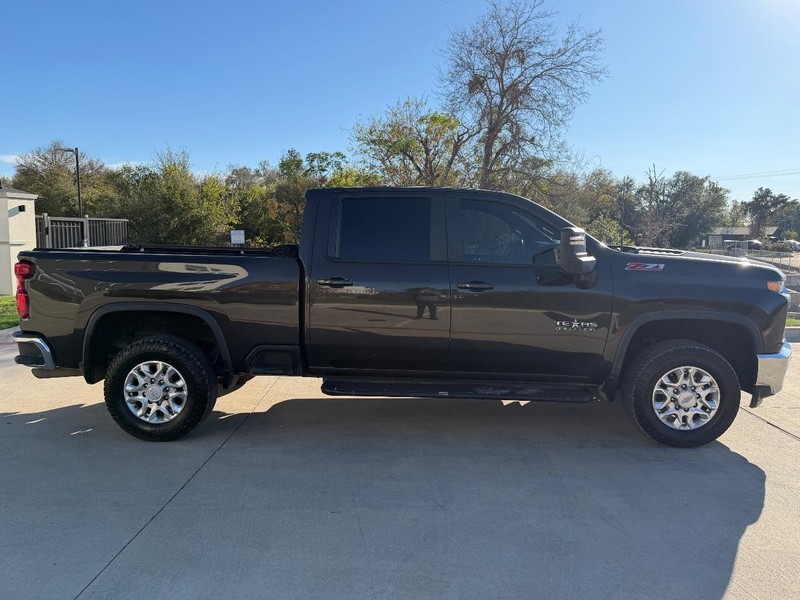 Chevrolet Silverado 2500HD Vehicle Full-screen Gallery Image 07