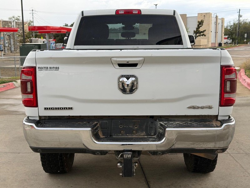 Ram 2500 Vehicle Full-screen Gallery Image 05