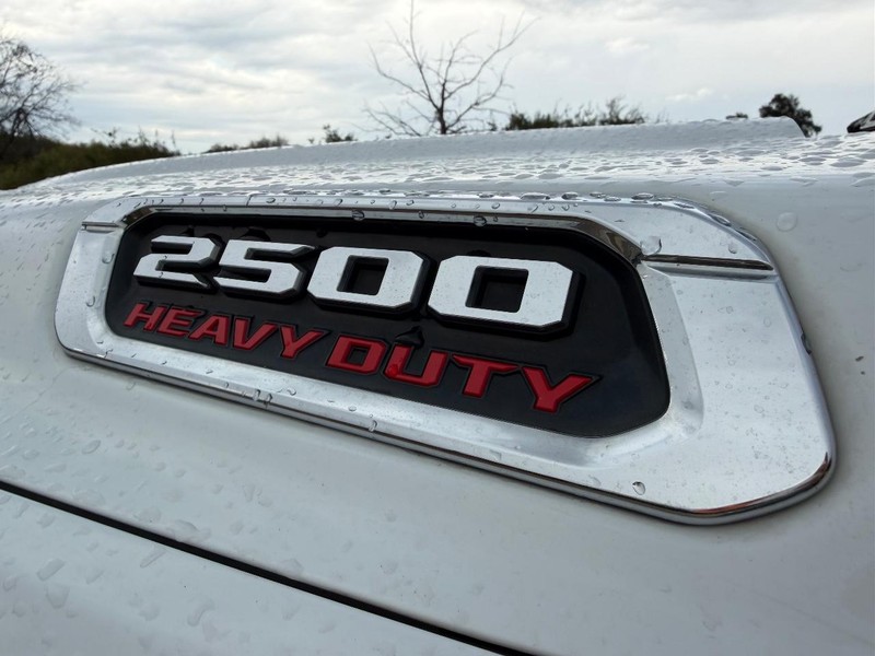 Ram 2500 Vehicle Full-screen Gallery Image 23