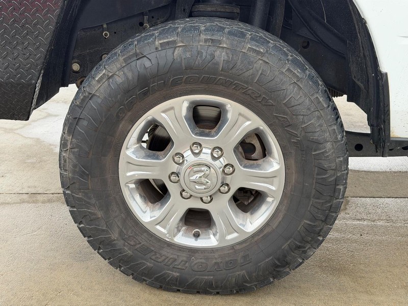 Ram 2500 Vehicle Full-screen Gallery Image 24