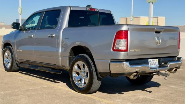 Ram 1500 Crew Vehicle Full-screen Gallery Image 04