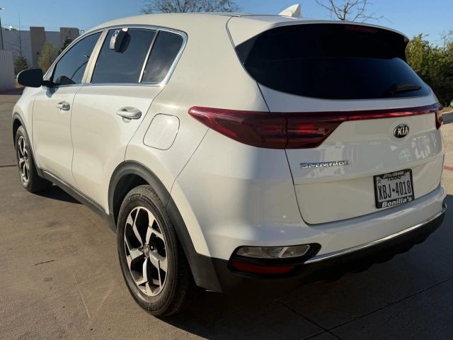 Kia Sportage Vehicle Full-screen Gallery Image 04