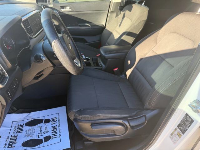 Kia Sportage Vehicle Full-screen Gallery Image 12