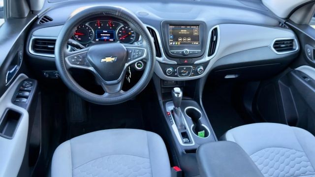 Chevrolet Equinox Vehicle Full-screen Gallery Image 06
