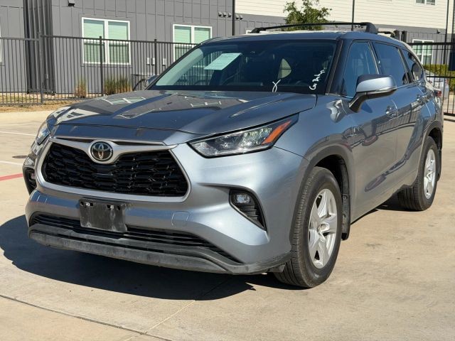 Toyota Highlander Vehicle Full-screen Gallery Image 02