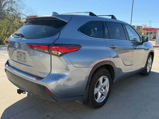 Toyota Highlander Vehicle Full-screen Gallery Image 06