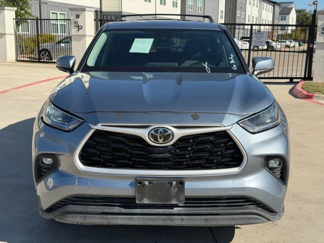 Toyota Highlander Vehicle Full-screen Gallery Image 09