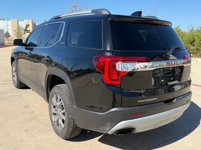 GMC Acadia Vehicle Full-screen Gallery Image 04