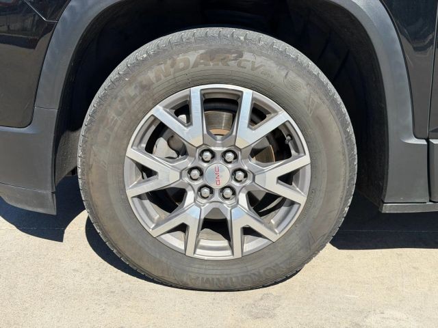 GMC Acadia Vehicle Full-screen Gallery Image 22