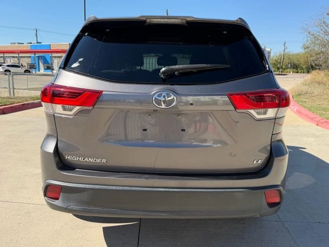 Toyota Highlander Vehicle Full-screen Gallery Image 05