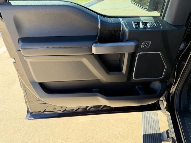 Ford F-150 Vehicle Full-screen Gallery Image 10