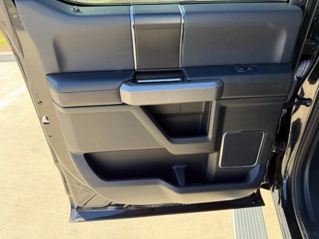 Ford F-150 Vehicle Full-screen Gallery Image 15