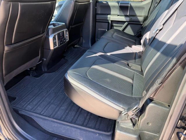 Ford F-150 Vehicle Full-screen Gallery Image 16