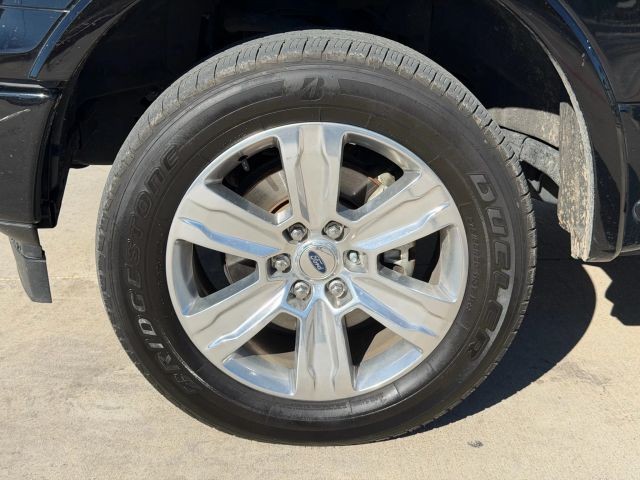 Ford F-150 Vehicle Full-screen Gallery Image 23