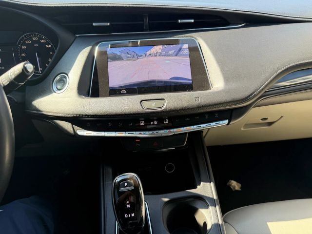 Cadillac XT4 Vehicle Full-screen Gallery Image 14